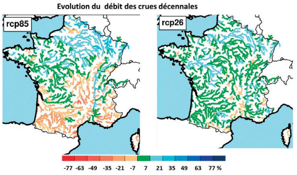 Changement du déit journalier maximal d'une période de retour de 10 ans entre les périodes 2070-20100 et 1960-1990 pour les scénarios d'émission RCP 8.5 (à gauche) et RCP2.6 (à droite)