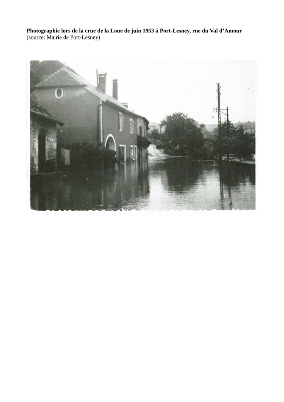 Photographie de l'inondation en 1953 à Port-Lesney.