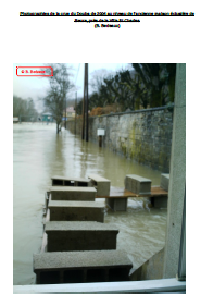 Photographies de la crue du Doubs de 2004 au niveau de l'ancienne maison éclusière de Beure, près de la Villa St Charles