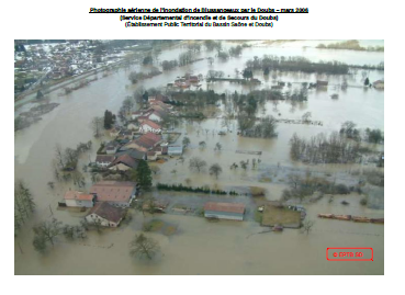 Photographie aérienne de l’inondation de Blussangeaux par le Doubs – mars 2006