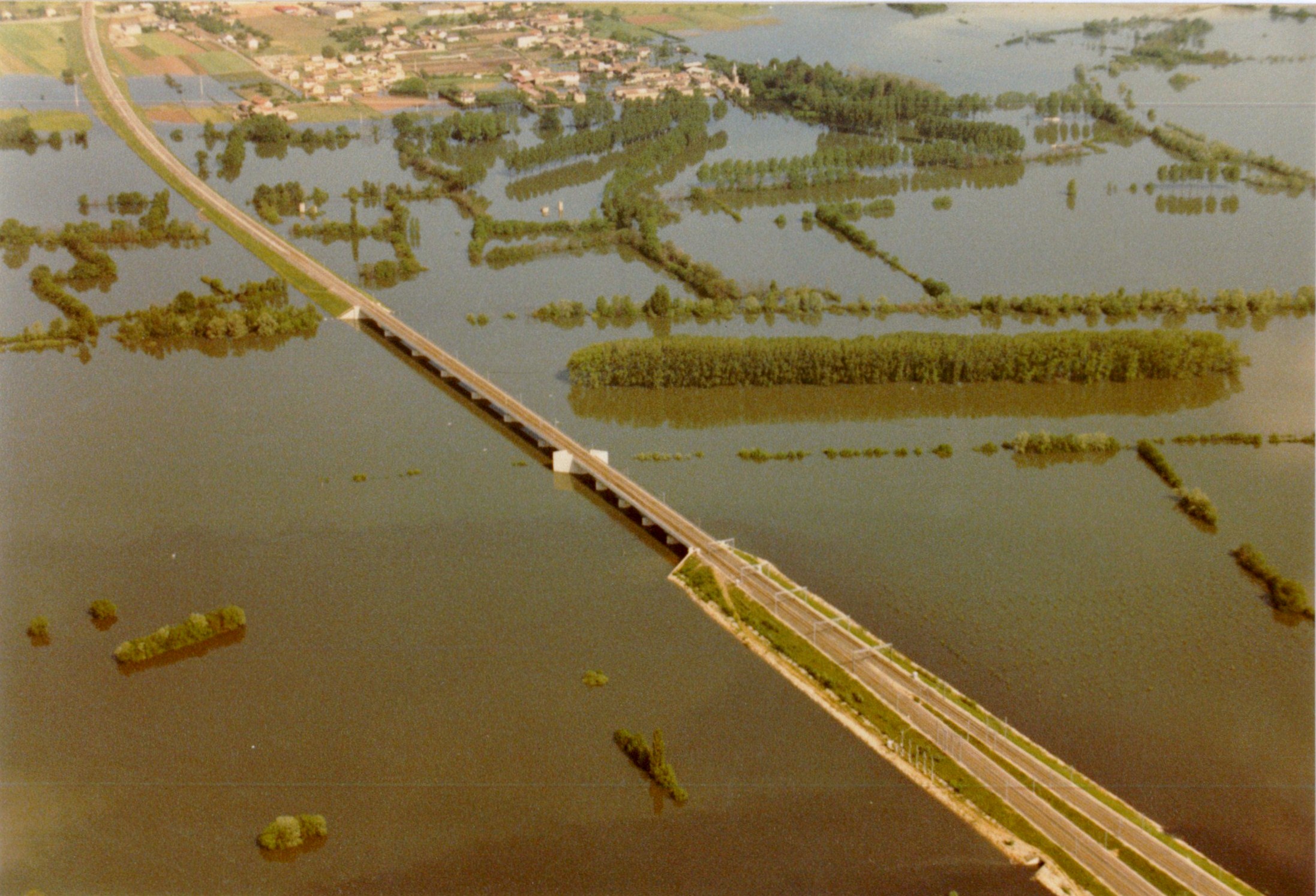 Crue de la Saône en 1983 à Cormoranche-sur-Saône