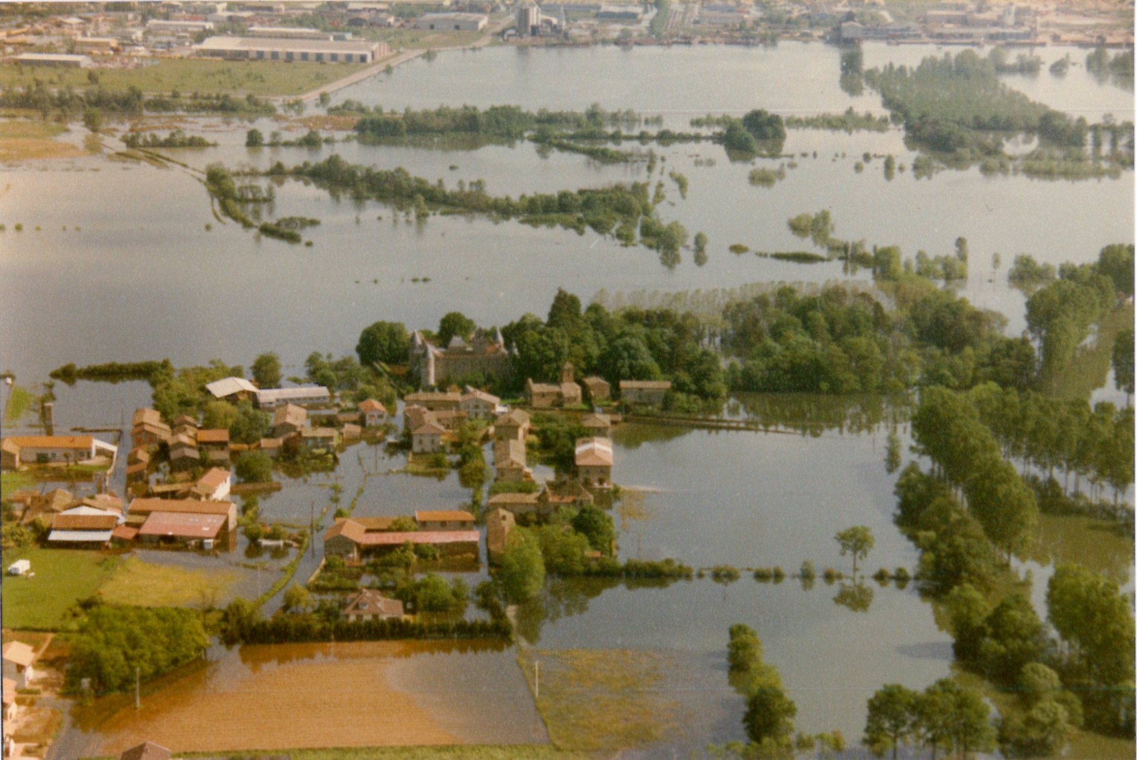 Crue de la Saône en 1983 à Varennes-lès-Mâcon