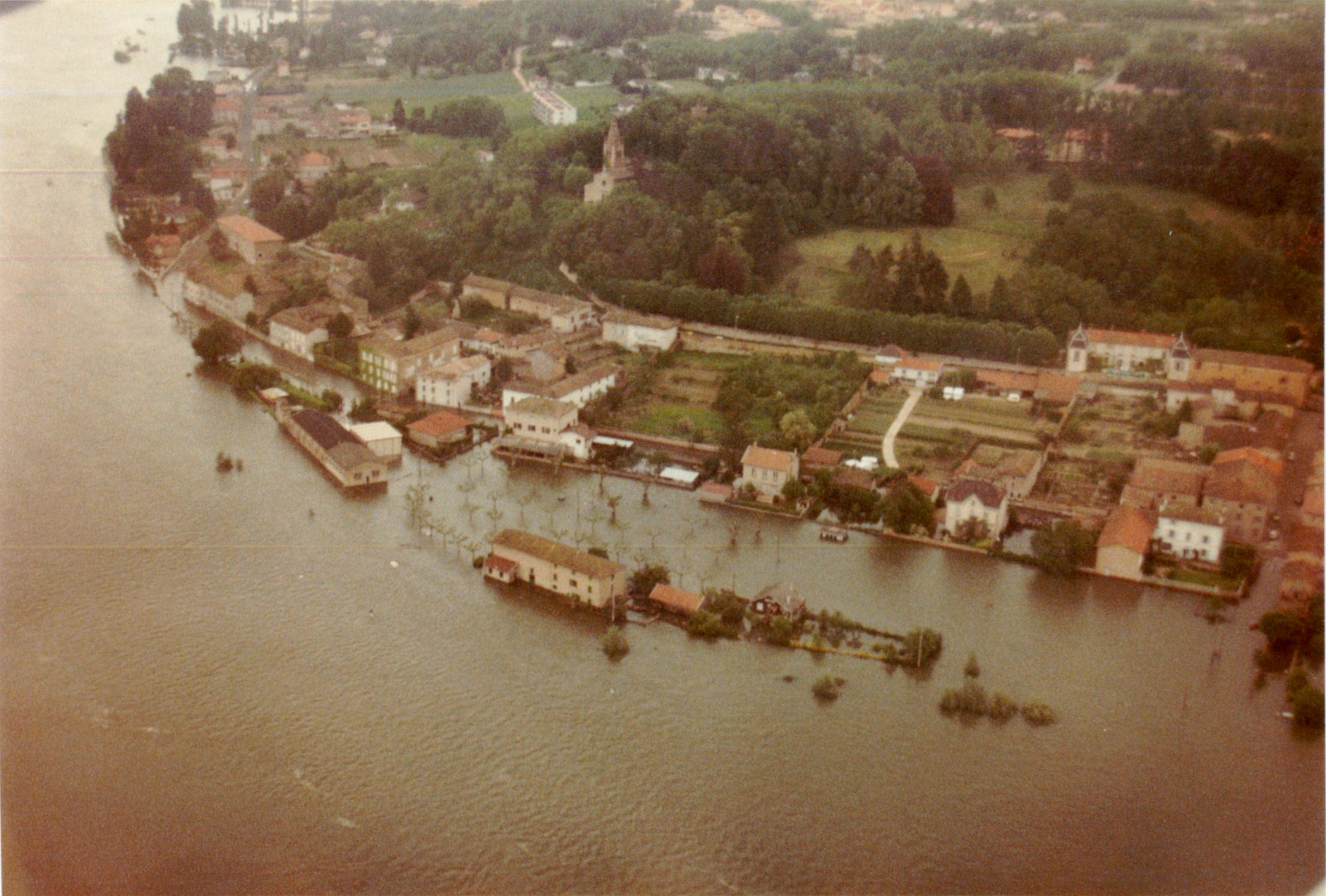 Crue de la Saône en 1983 à Montmerle-sur-Saône