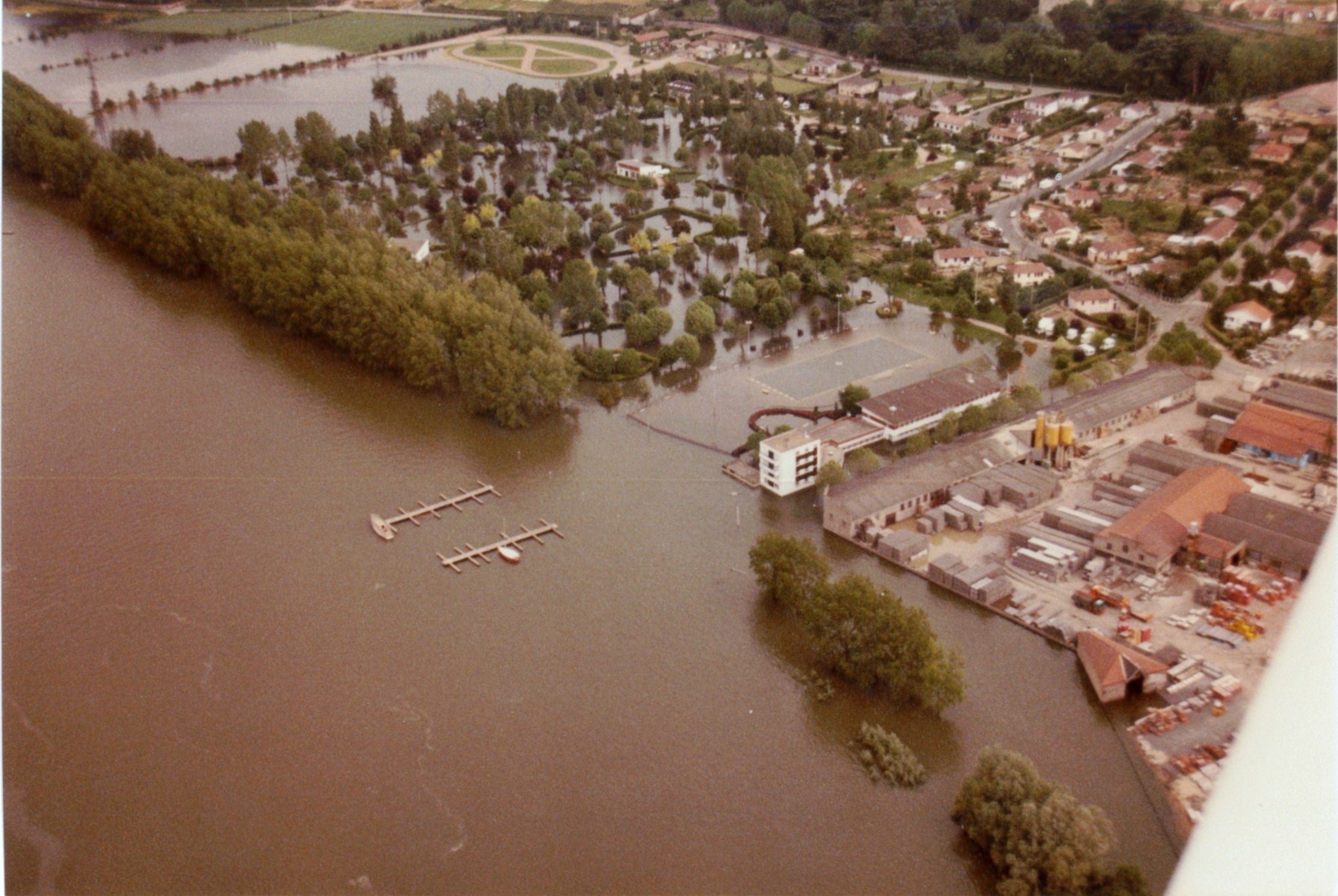 Crue de la Saône en 1983 à Jassans-Riottier