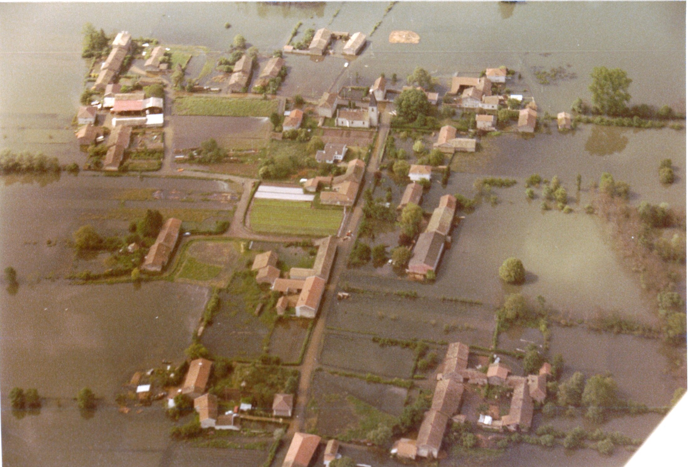 Crue de la Saône en 1983 à Asnières-sur-Saône