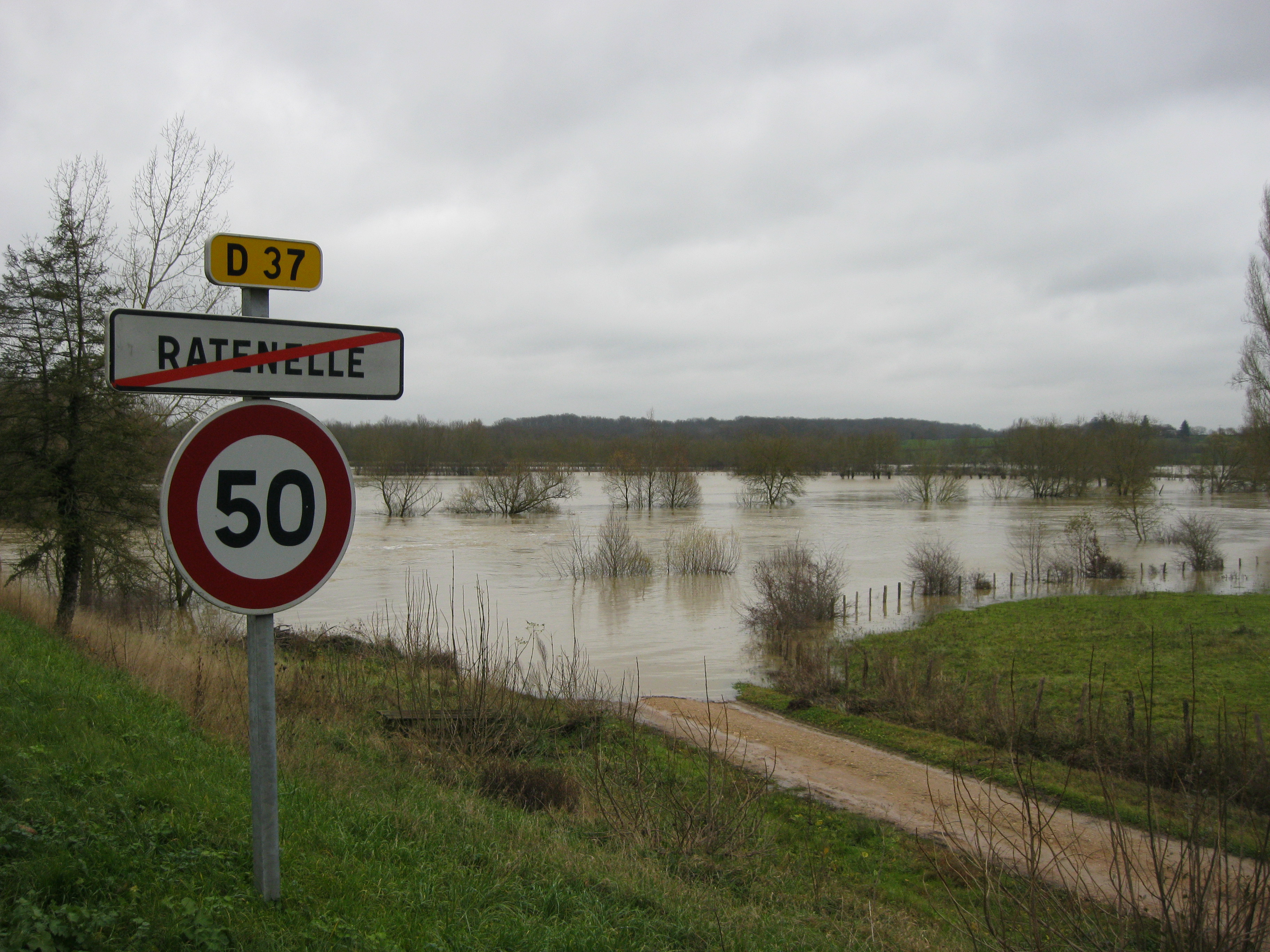 Crue de la Seille en 2012 à Ratenelle