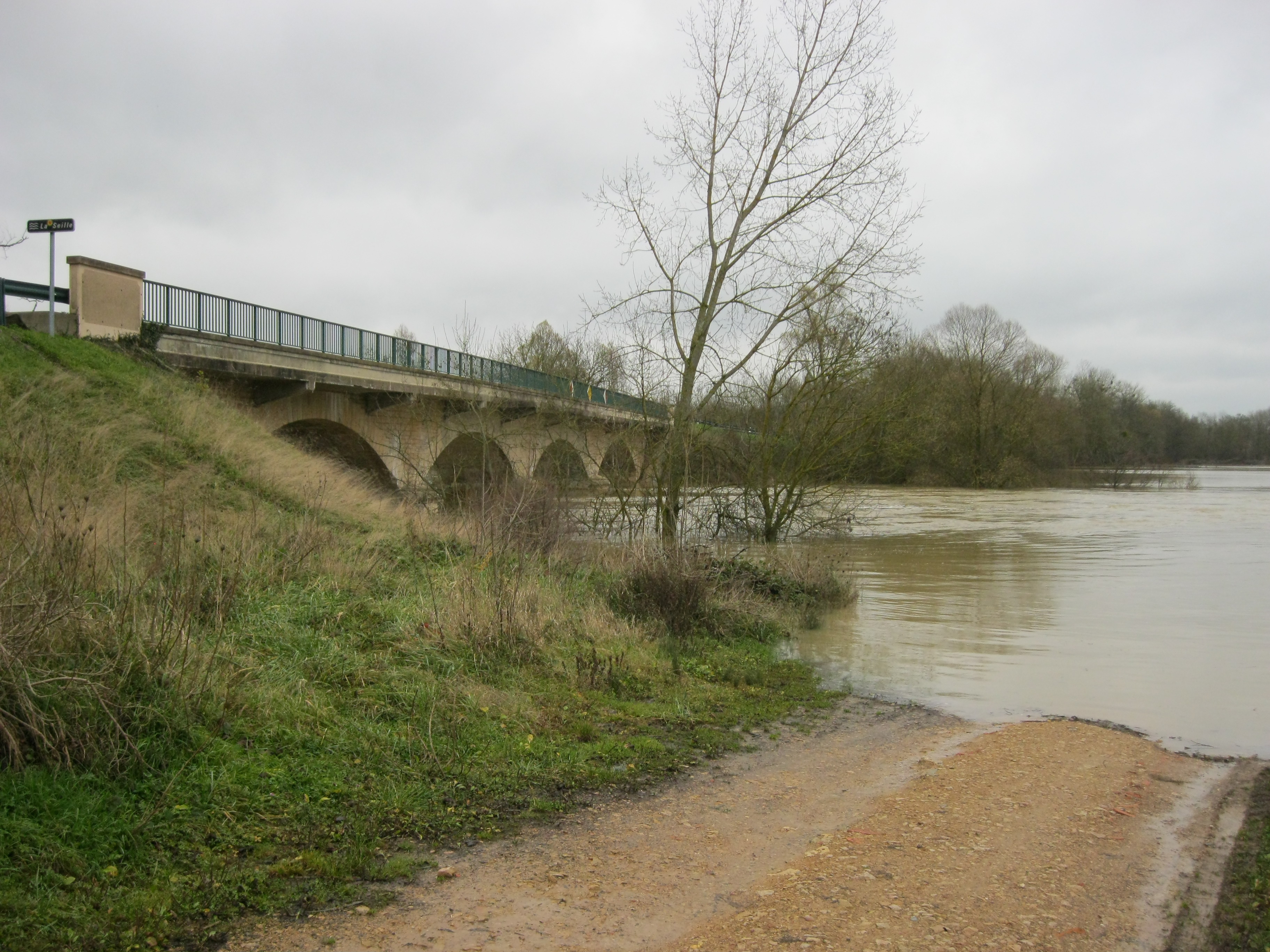 Crue de la Seille en 2012 à Ratenelle