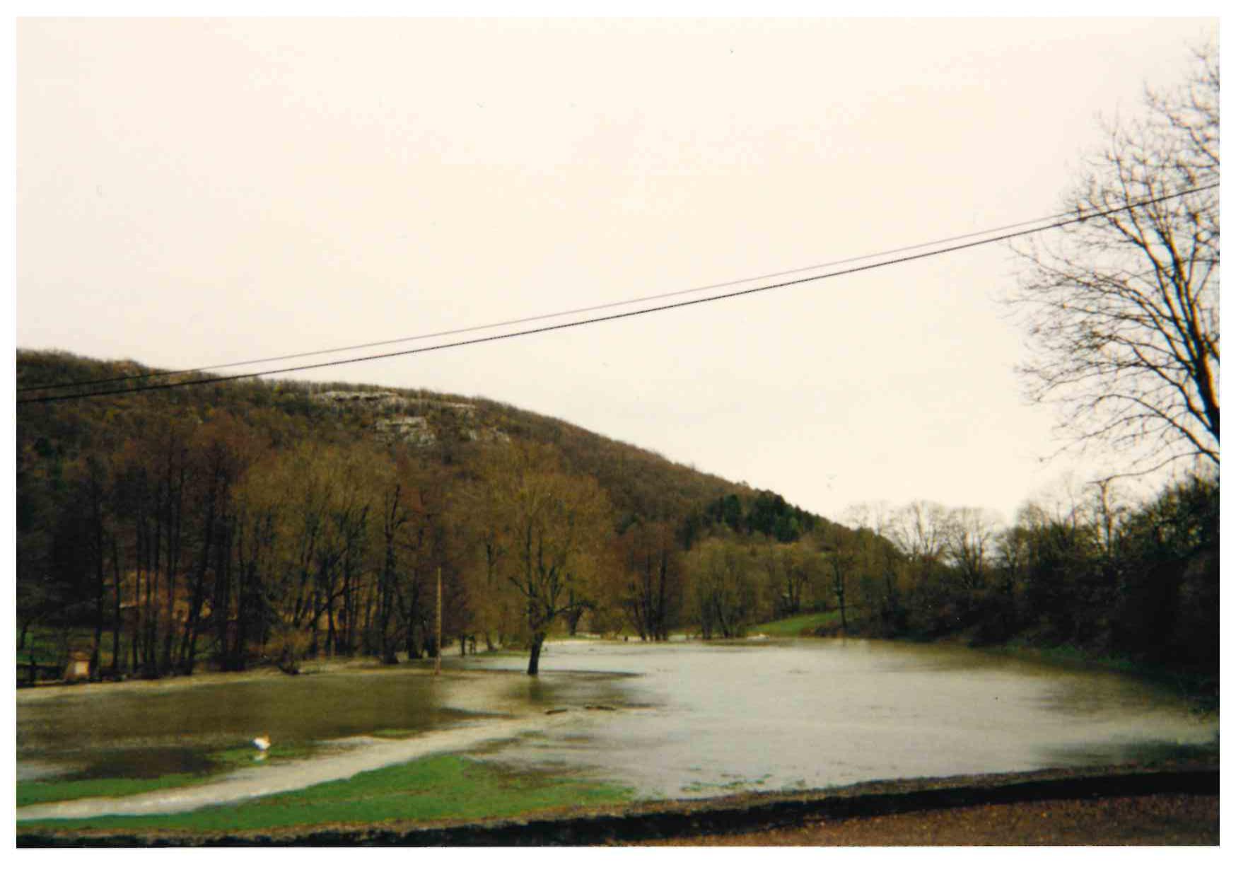 Crue de l'Ignon en mars 2001 à Lamargelle, dans le parc du château, en Côte d'Or