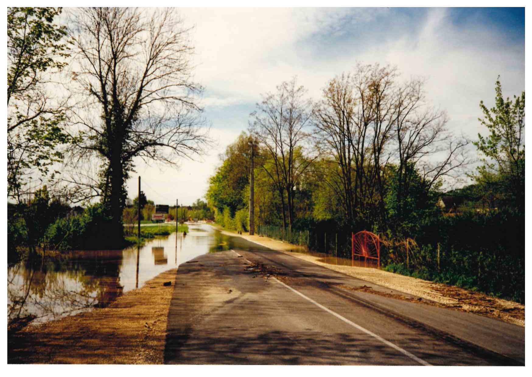 Crue du Serein en avril 1998 à Chablis, D 91avenue Jean Jaurès, dans l'Yonne