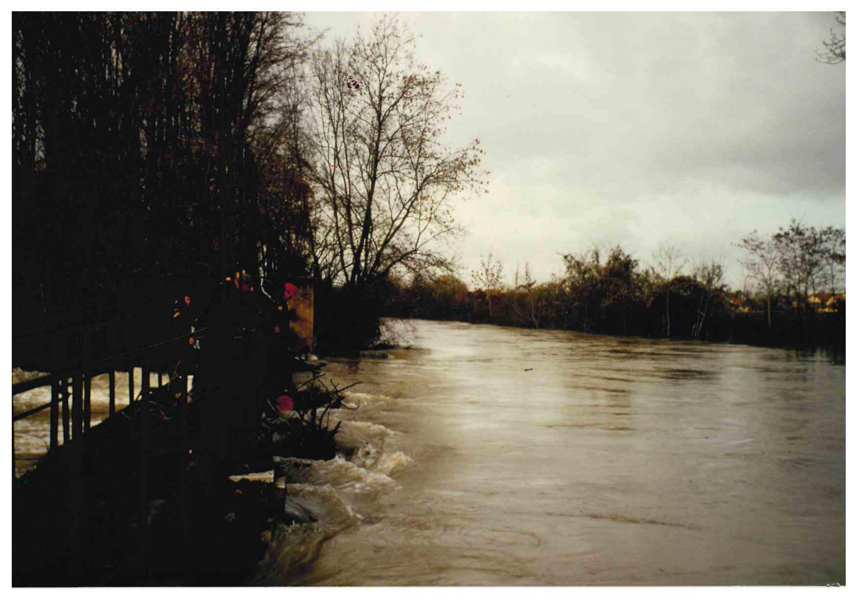 Crue de la Tille en décembre 1996 à Champdôtre, au moulin, en Côte d'Or