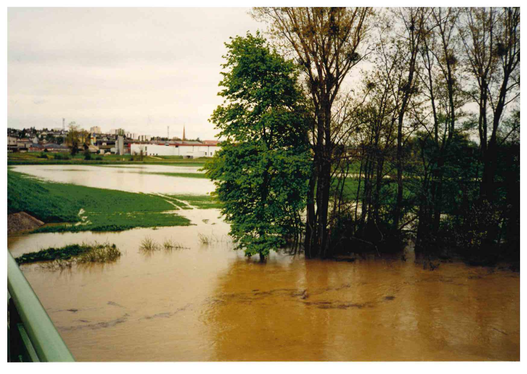 Crue de l'Yonne en avril 1998 à Migennes dans l'Yonne