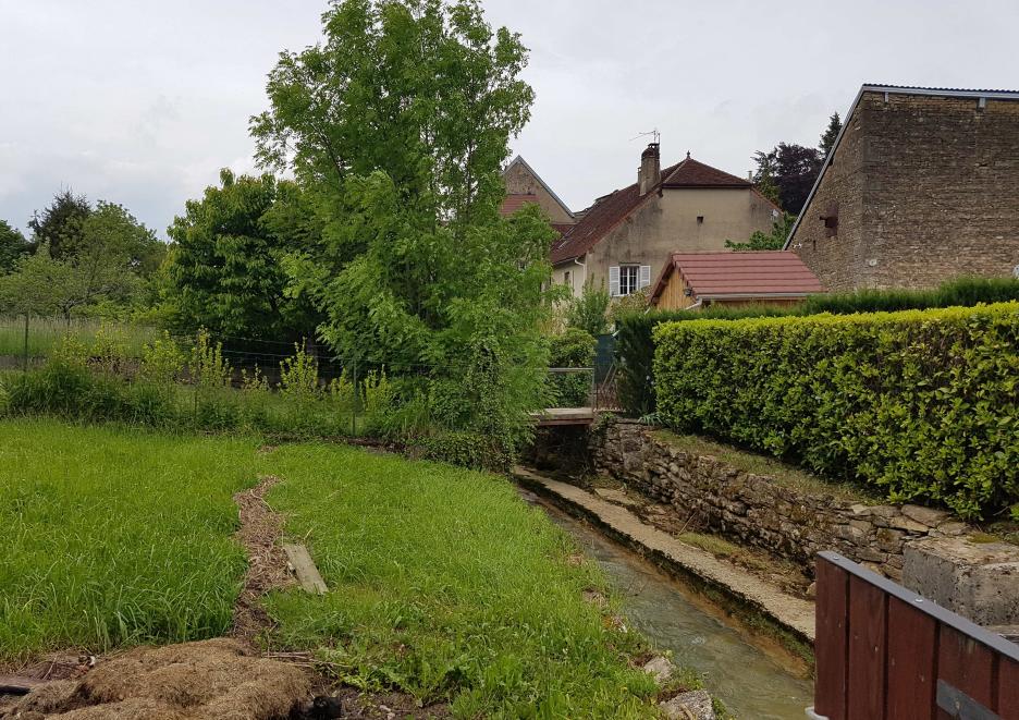 Crue de la Vallière, en mai 2016, à Conliège, rue basse, dans le Jura