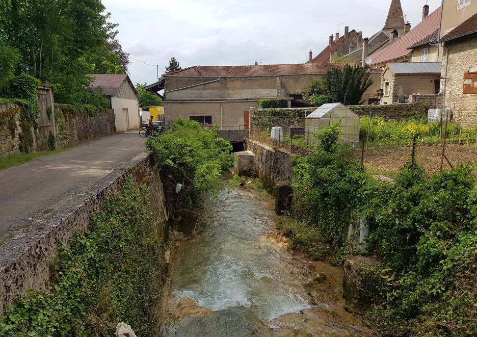 Crue de la Vallière, en mai 2016, à Conliège, rue basse, dans le Jura