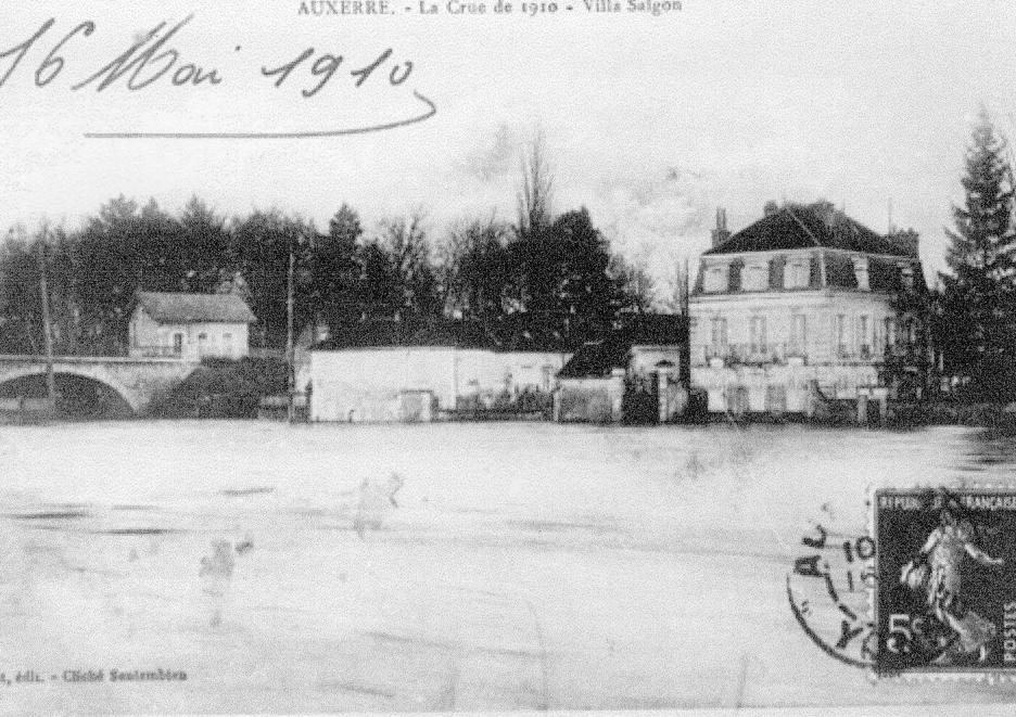 Crue de l'Yonne, en janvier 1910, à Auxerre, villa Saïgon, dans l'Yonne