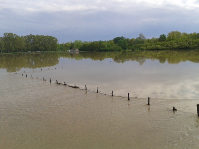 Crue du Serein, en mai 2013, à Beaumont, pont sur la RD 5, dans l'Yonne