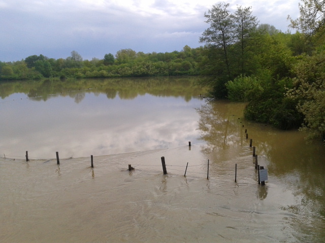 Crue du Serein, en mai 2013, à Beaumont, pont sur la RD 5, dans l'Yonne