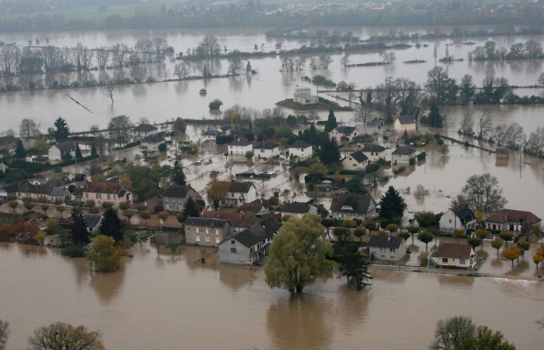 Photo crue de la Loire en 2008 à Decize