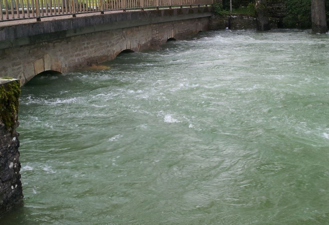 Photo de la crue de l'Ignon à Villecomte le 6 mai 2013