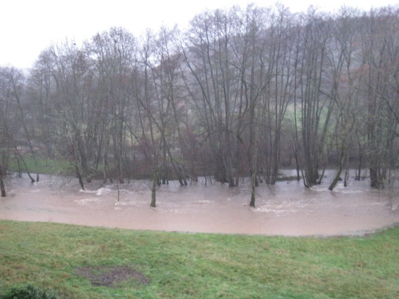 Crue du Cousin ,en décembre 2010, à Avallon dans l'Yonne