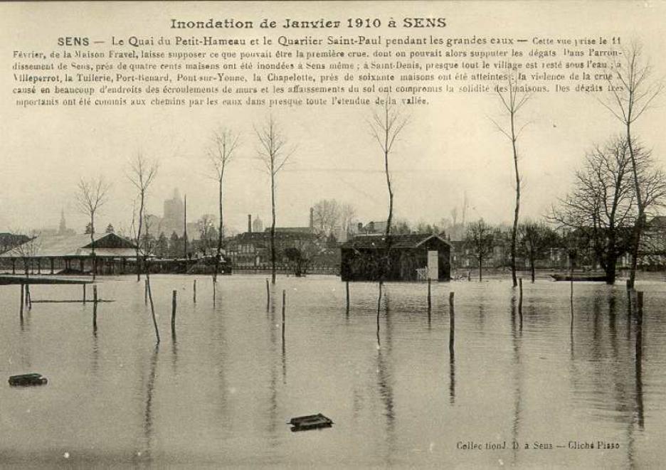 Crue de l'Yonne, en janvier 1910, à Sens, quai du petit-hameau et quartier Saint-Paul, dans l'Yonne