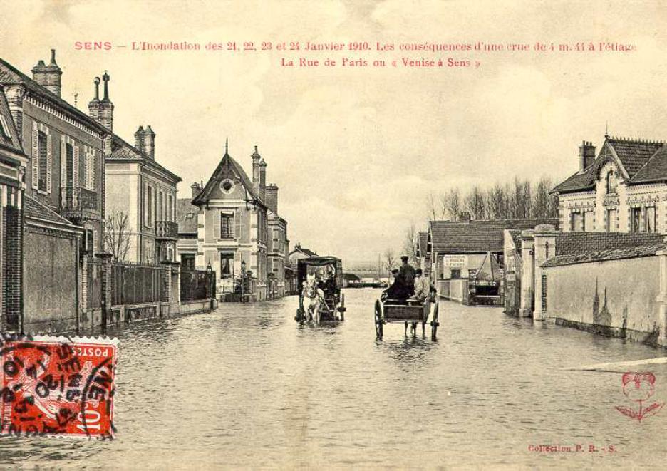 Crue de l'Yonne, en janvier 1910, à Sens, dans l'Yonne