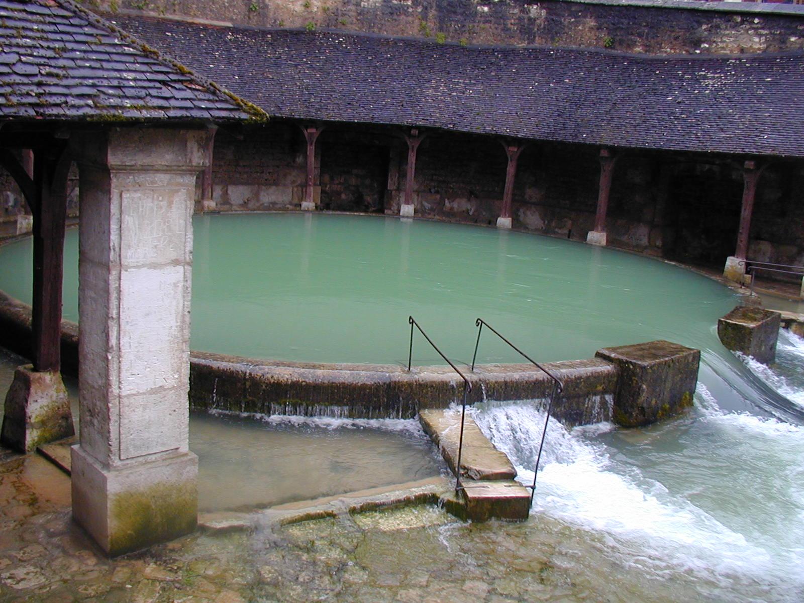 Crue de l'Armançon, en mars 2001, à Tonnerre, bassin de la fosse-Dionne, dans l'Yonne