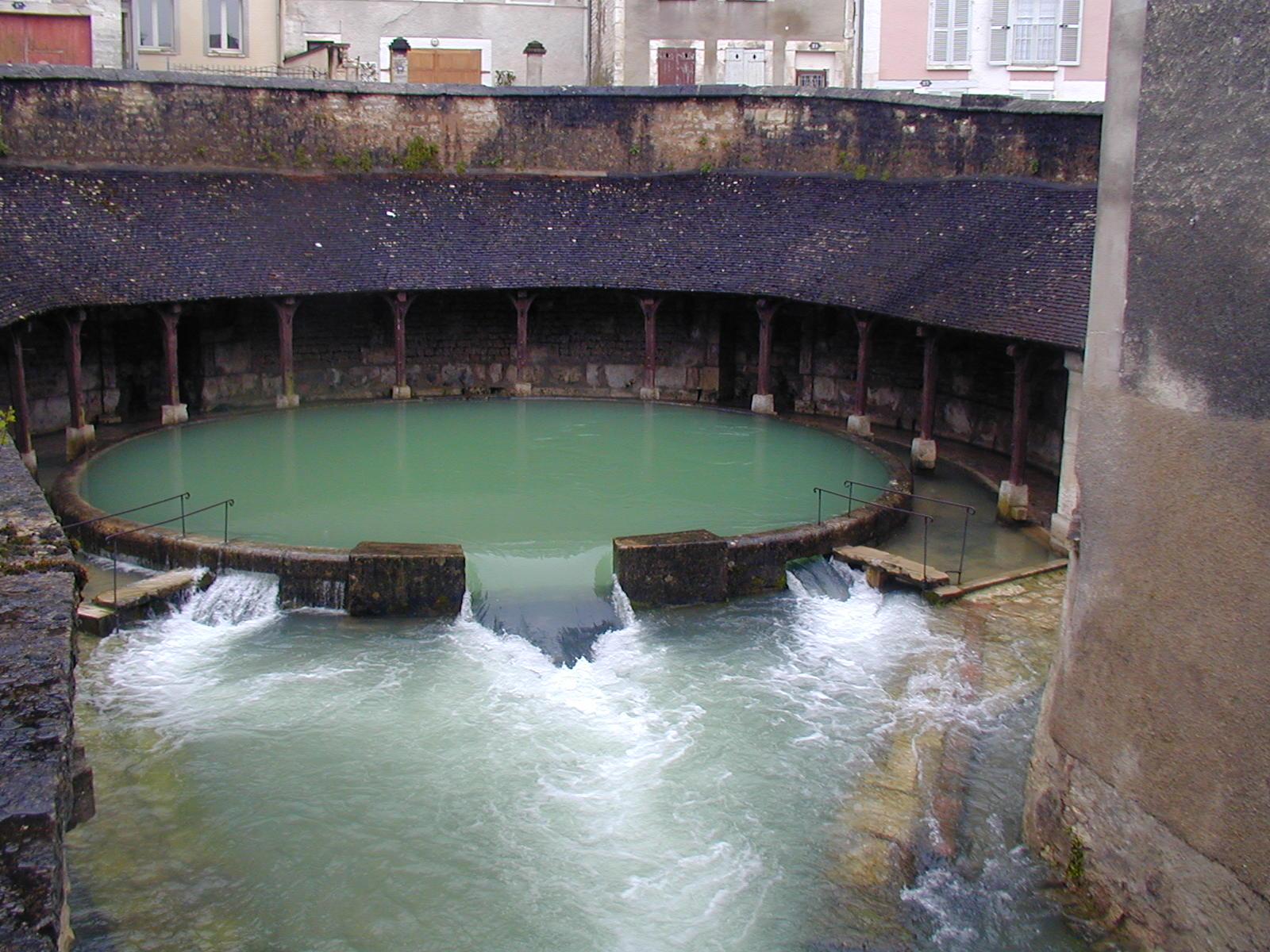 Crue de l'Armançon, en mars 2001, à Tonnerre, bassin de la fosse Dionne, dans l'Yonne