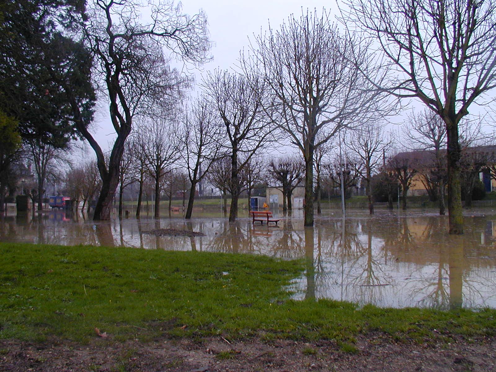 Crue de l'Armançon, en mars 2001, à Tonnerre, secteur du Patis, dans l'Yonne