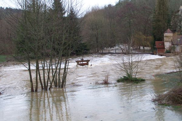 Crue du Cousin, en janvier 2004, à Avallon, moulin Cayenne, dans l'Yonne