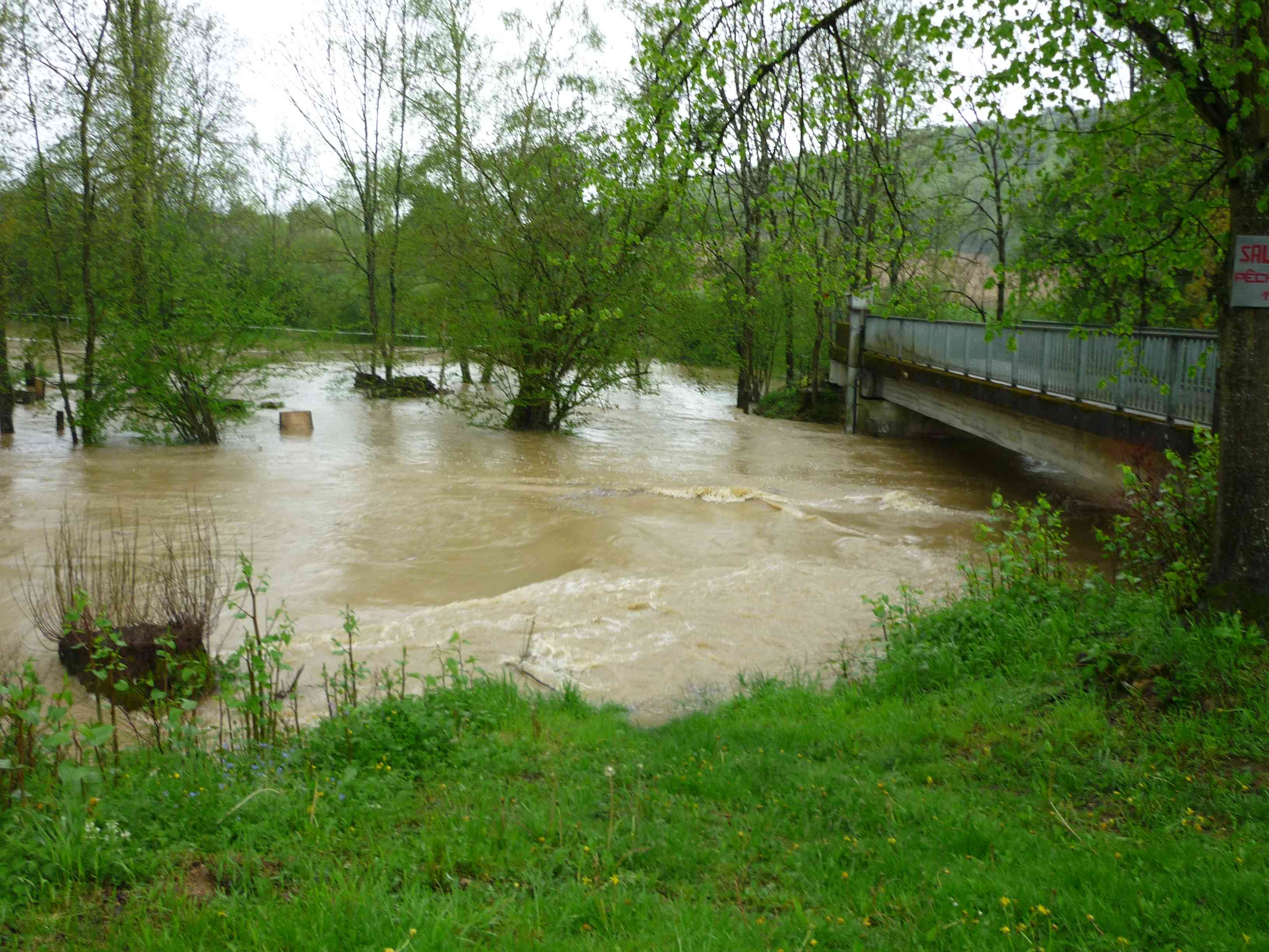 Photo de la crue de l'Ouche à La Bussière-sur-Ouche le 3 Mai 2013