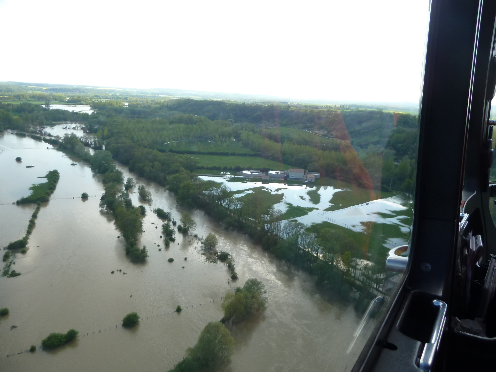 Crue de l'Armançon, en mai 2013, à Saint-Florentin, au niveau de la station d'épuration, dans l'Yonne