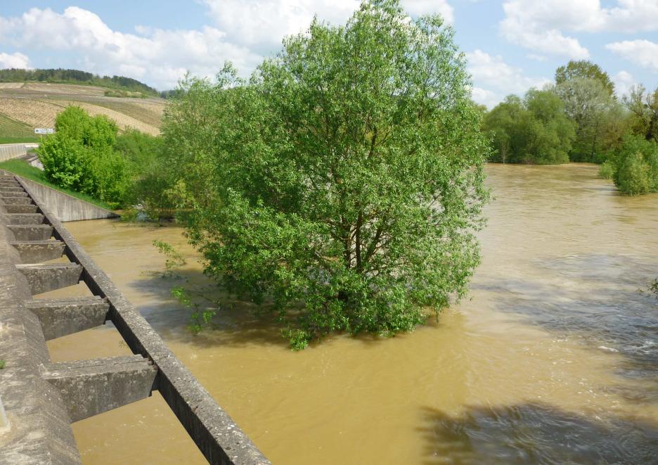 Crue du Serein, en mai 2013, à Chablis, pont sur la RD 965, dans l'Yonne