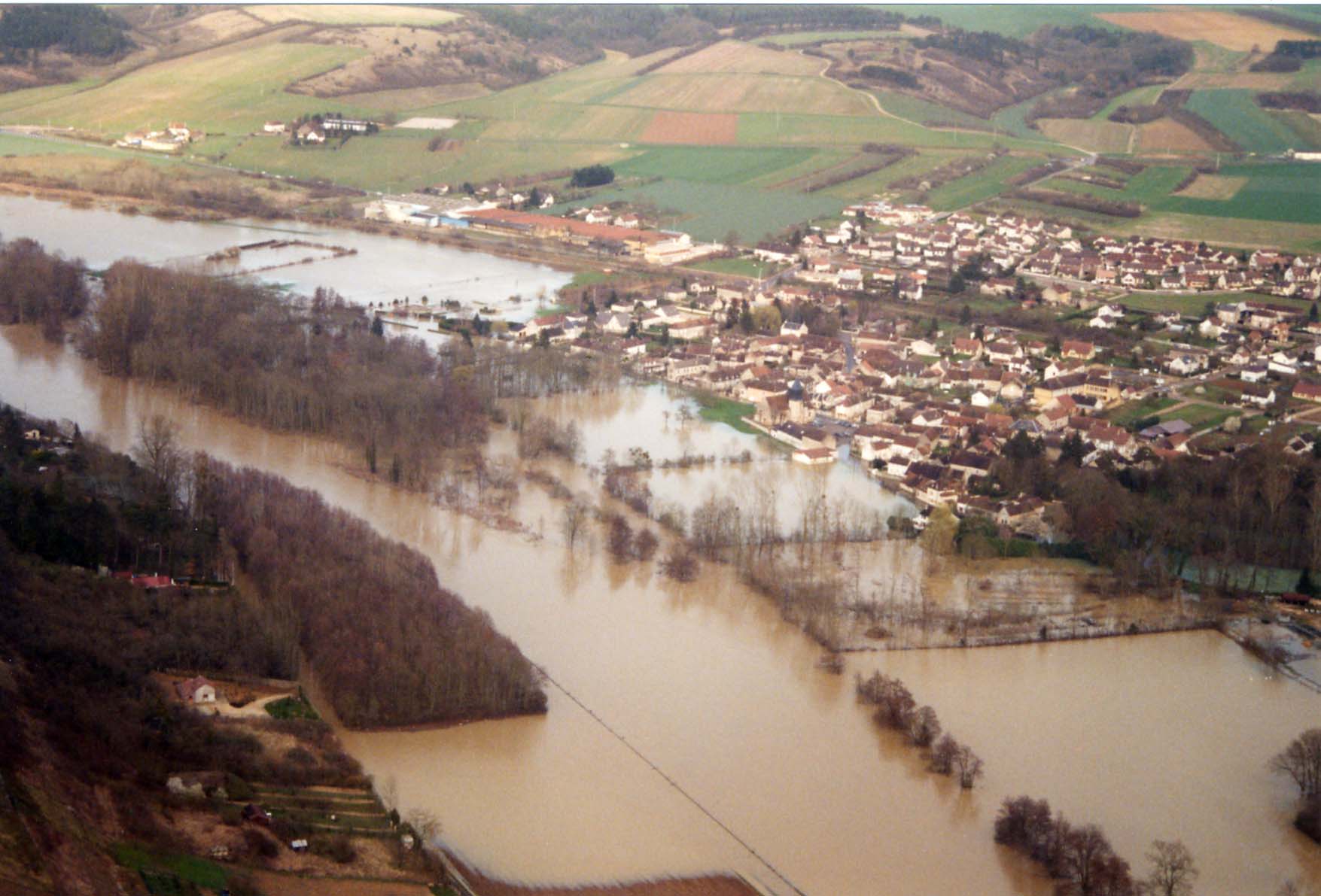 Crue de l'Yonne, en mars 2001, à Augy dans l'Yonne