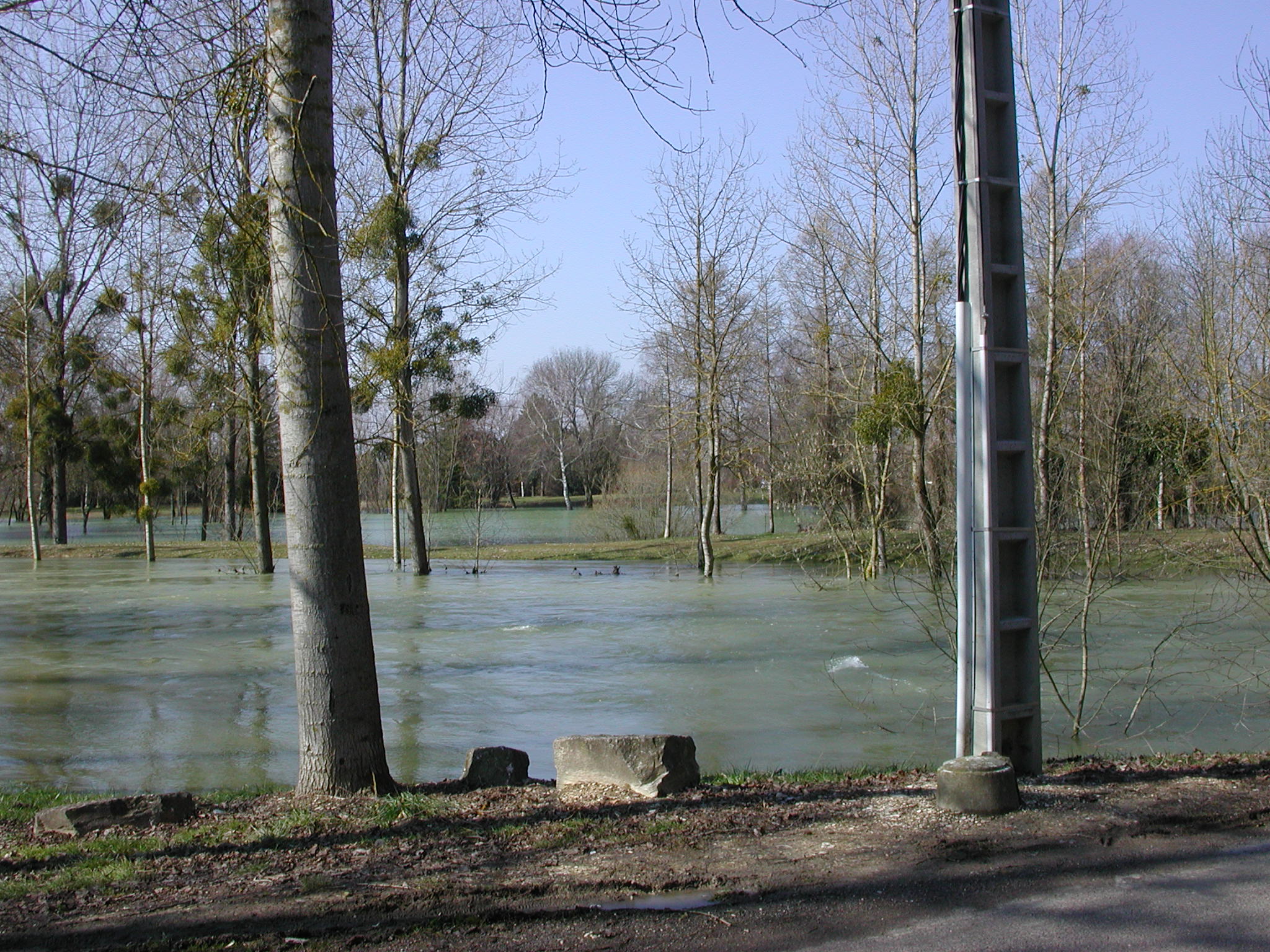 Crue de la Tille, en mars 2006, à Arceau, hameau d'Arcelot, en Côte d'Or