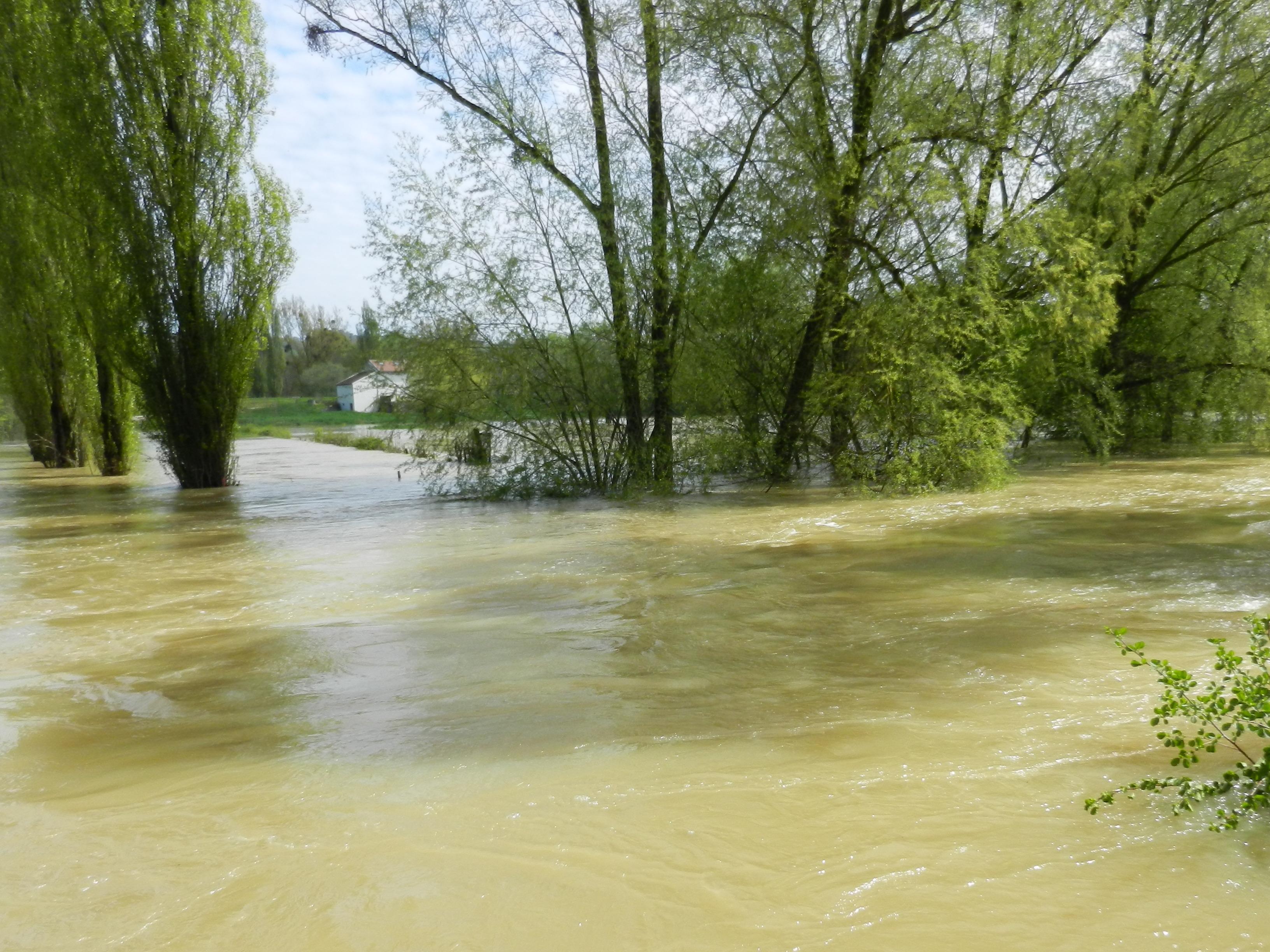 Crue de la Brenne, en mai 2013, à Montbard en Côte d'Or