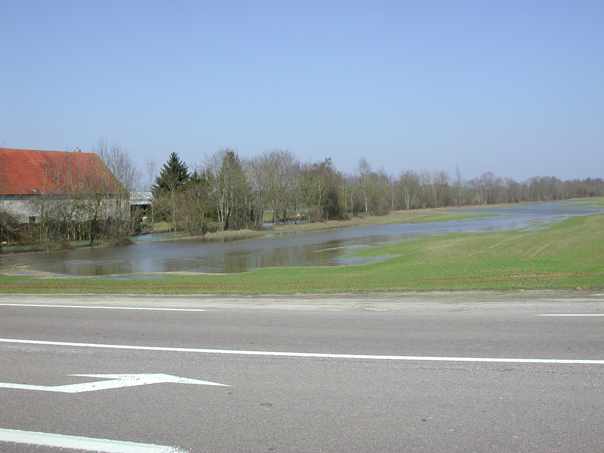 Crue de la Tille, en mars 2006, à Arc sur Tille, angle D70 et D34, en Côte d'Or