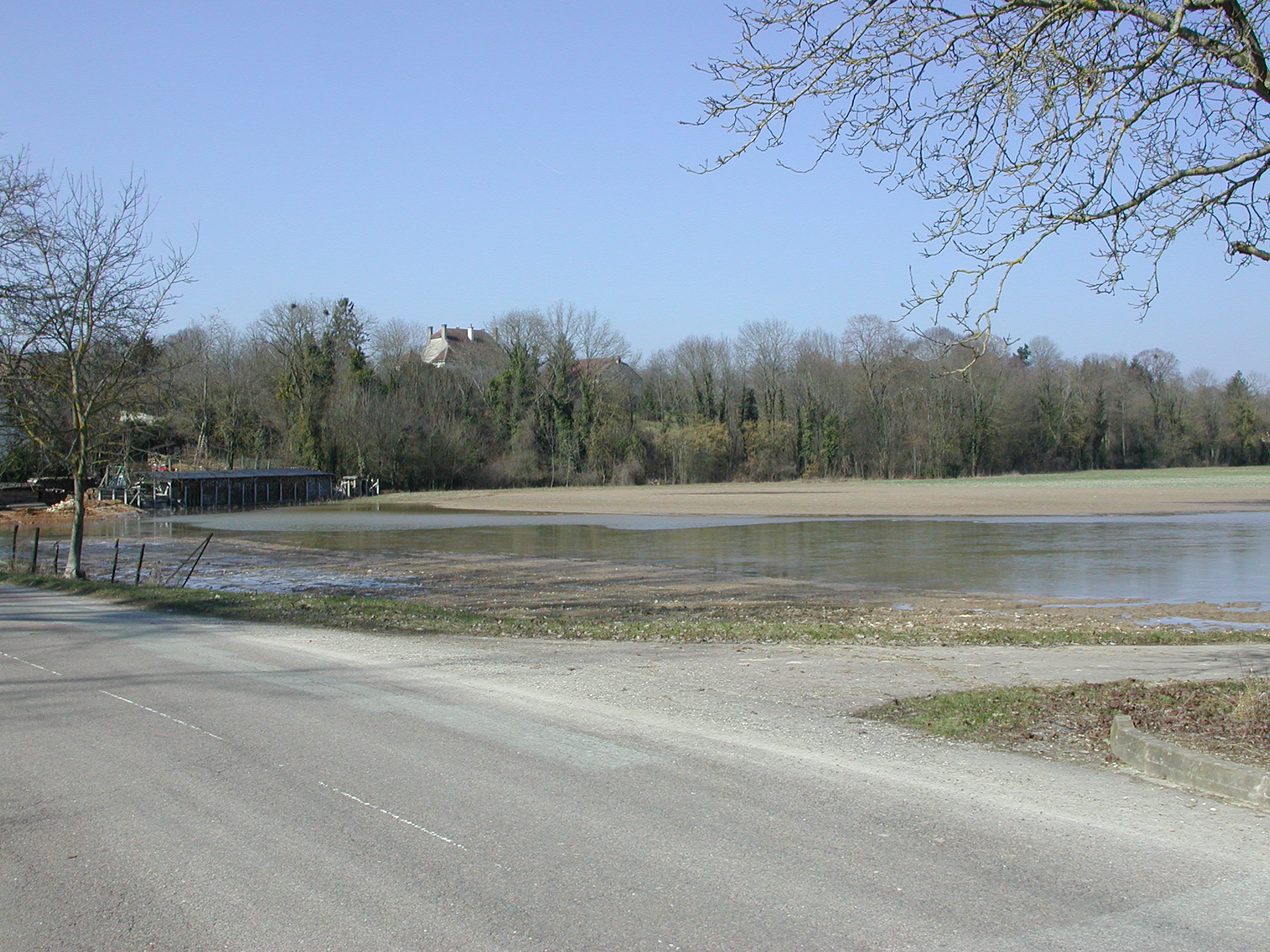 Crue de la Tille, en mars 2006, à Spoy, D112 près du pont, en Côte d'Or