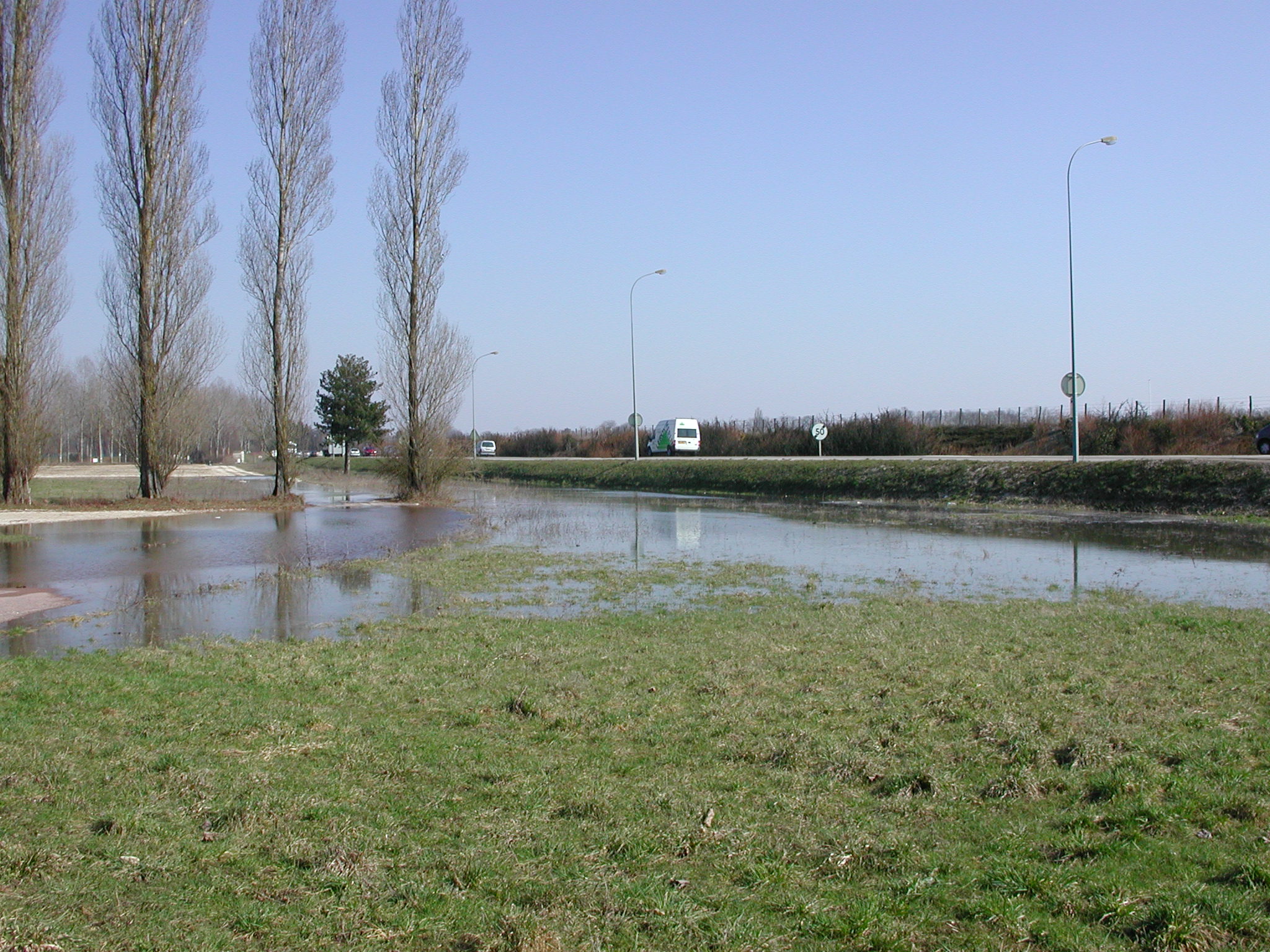 Crue de la Tille, en mars 2006, à Arc sur Tille, D 70 près échangeur rond point, en Côte d'Or