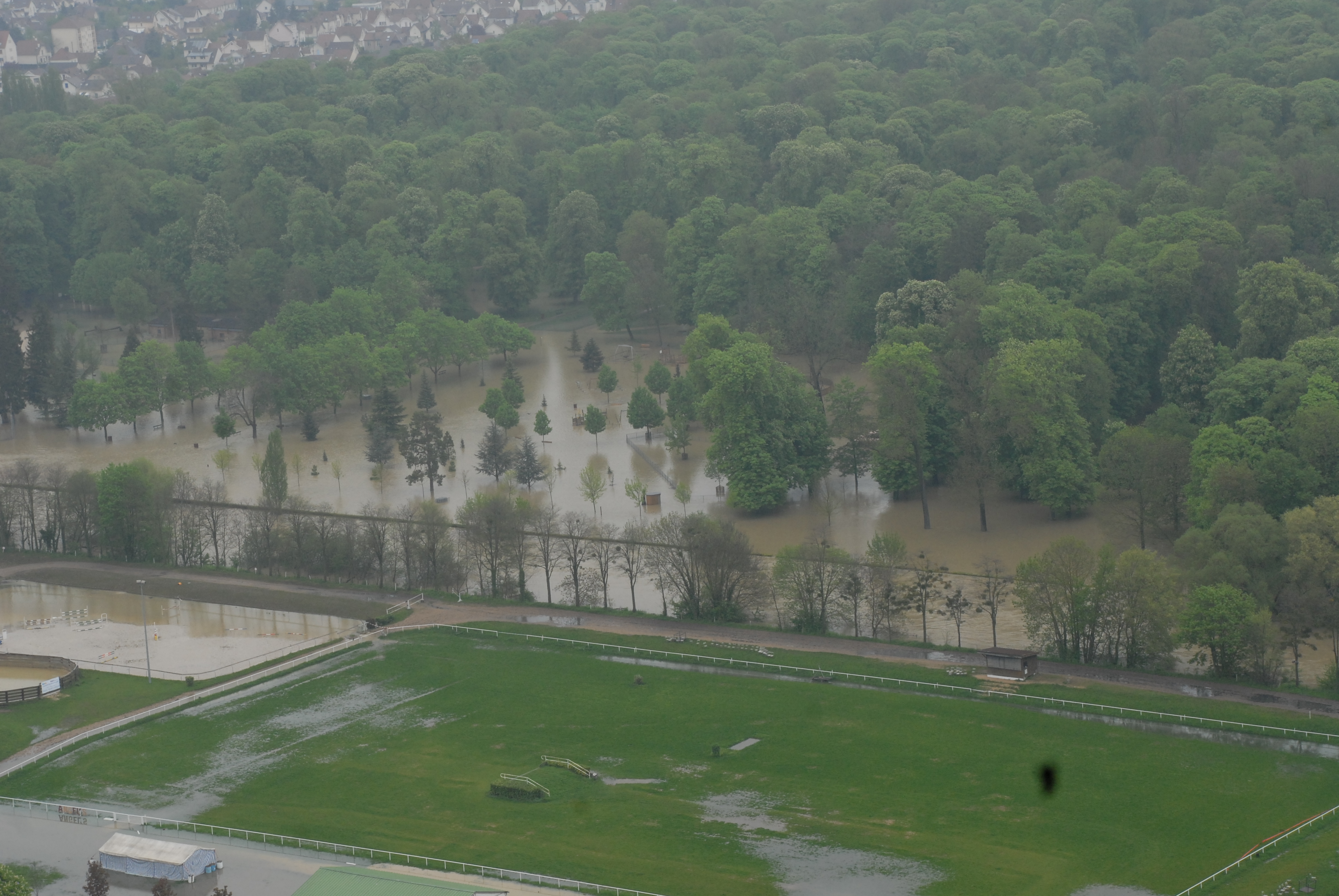 Crue de l'Ouche, en mai 2013, à Longvic et Dijon en Côte d'Or