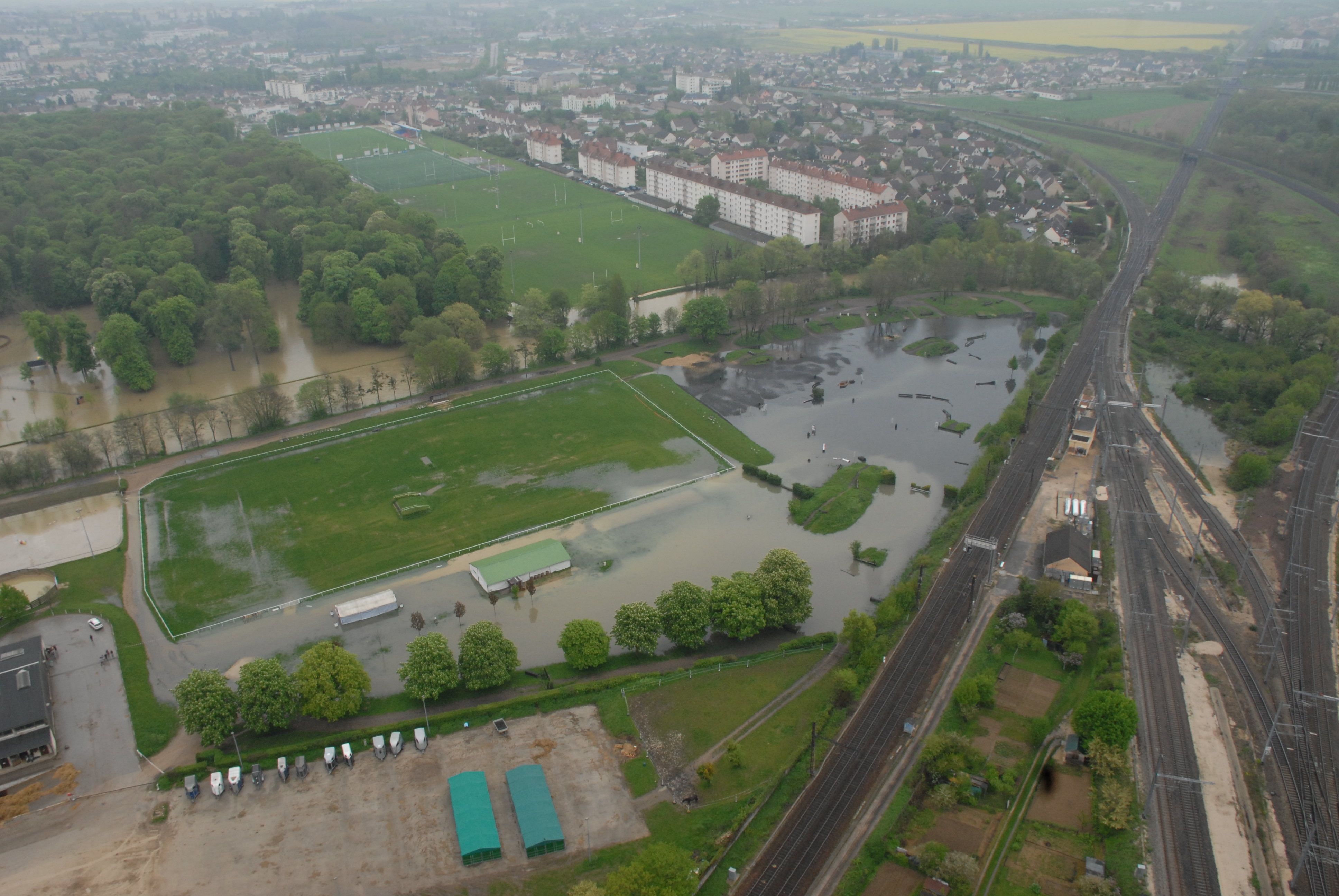 Crue de l'Ouche, en mai 2013, à Longvic et Dijon en Côte d'Or