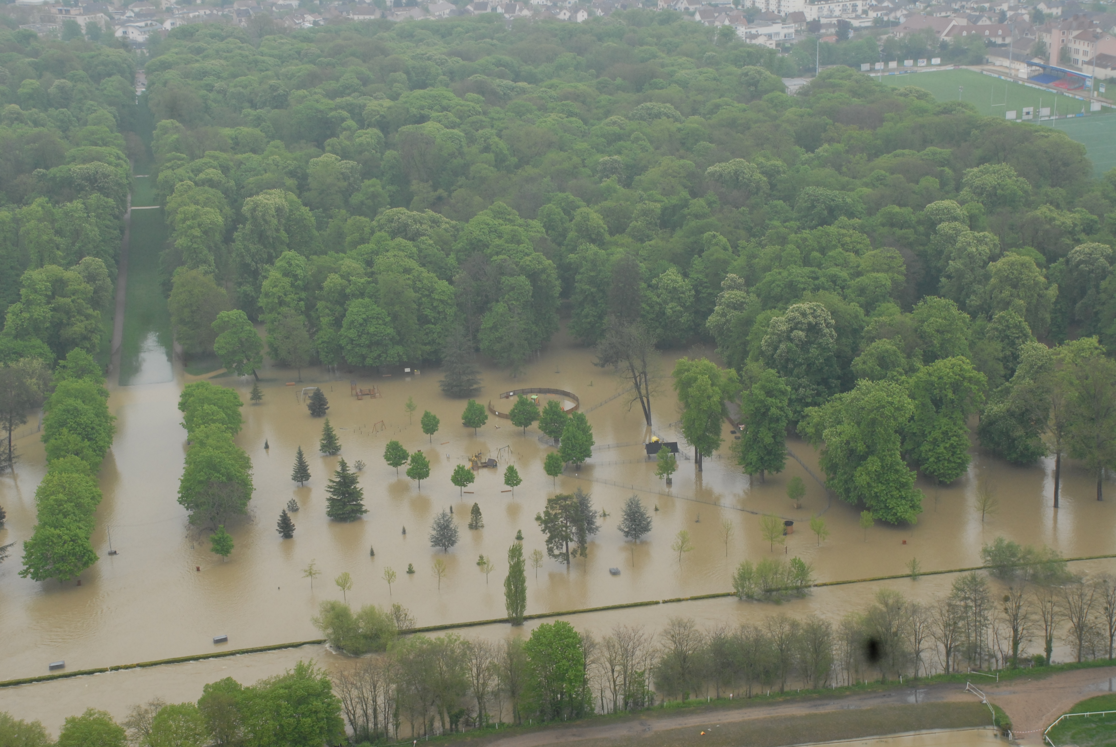 Crue de l'Ouche, en mai 2013, à Dijon, parc de la Colombière, en Côte d'Or