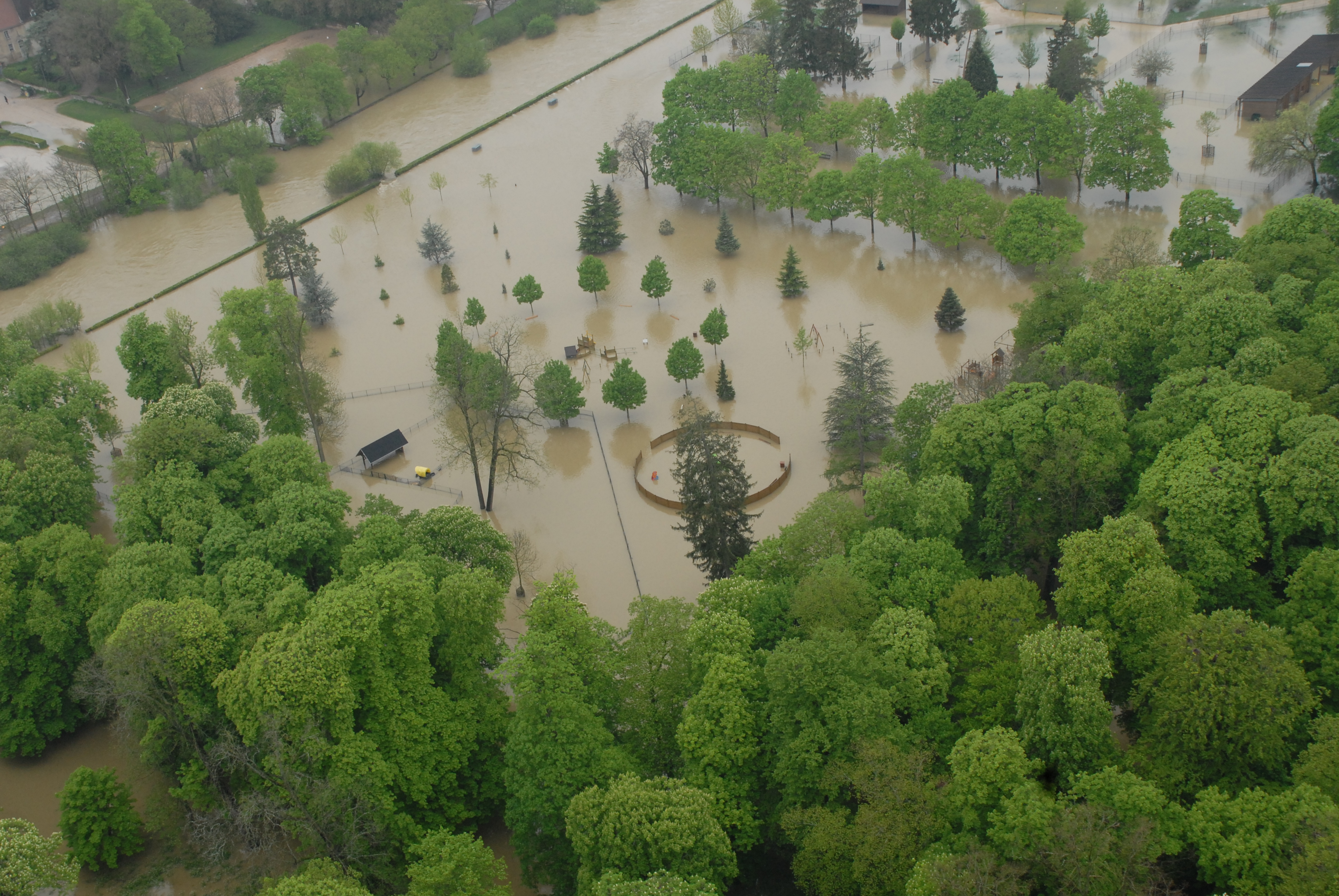 Crue de l'Ouche, en mai 2013, à Dijon, parc de la Colombière, en Côte d'Or