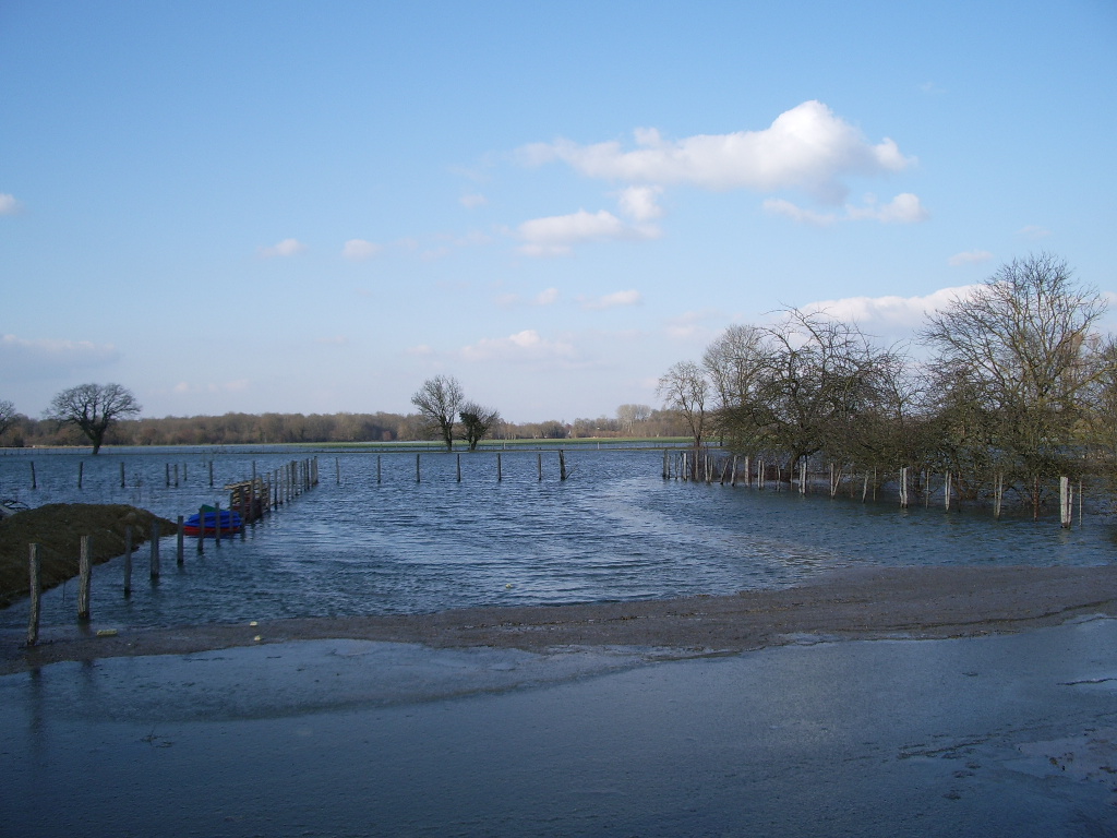 Crue de la fausse rivière, en mars 2006, à Arc sur Tille, rue boulavesin, en Côte d'Or