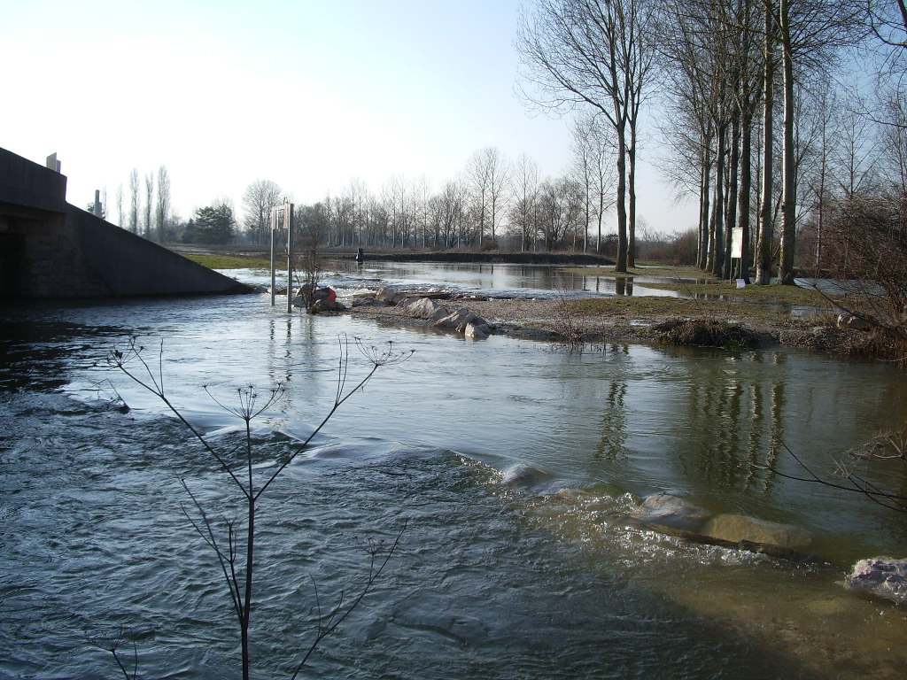 Crue de la rivière neuve, en mars 2006, à Arc sur Tille en Côte d'Or