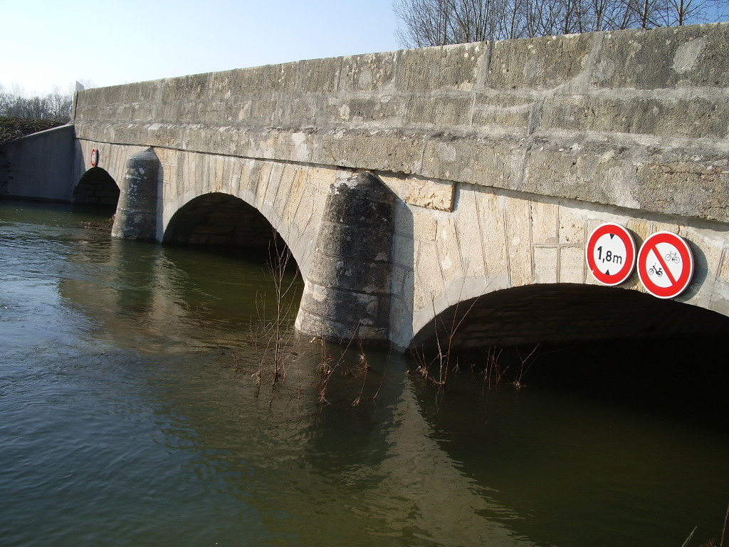 Crue de la rivière neuve, en mars 2006, à Arc sur Tille en Côte d'Or