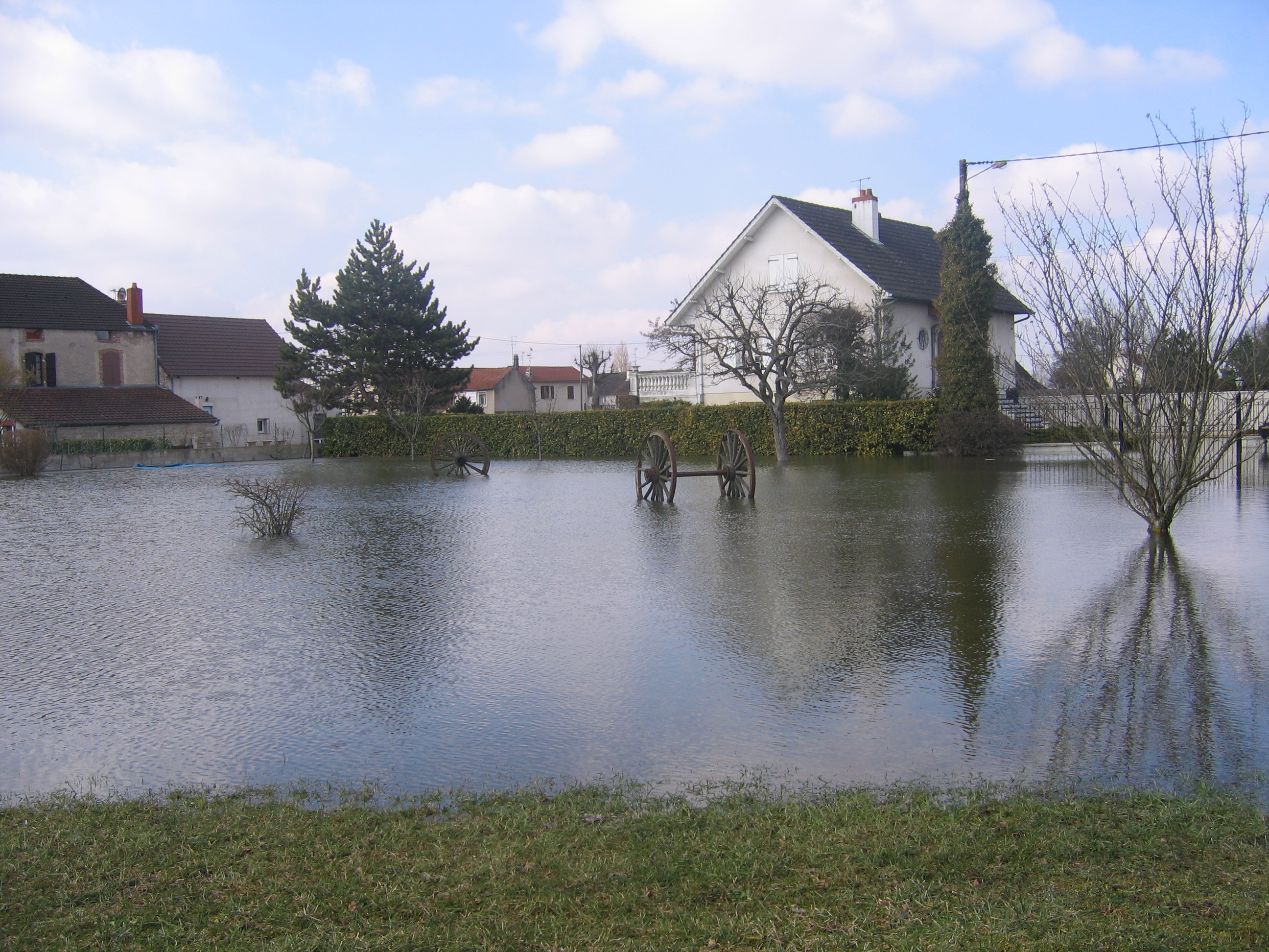 Crue de la fausse rivière, en mars 2006, à Arc sur Tille, rue boulavesin, en Côte d'Or