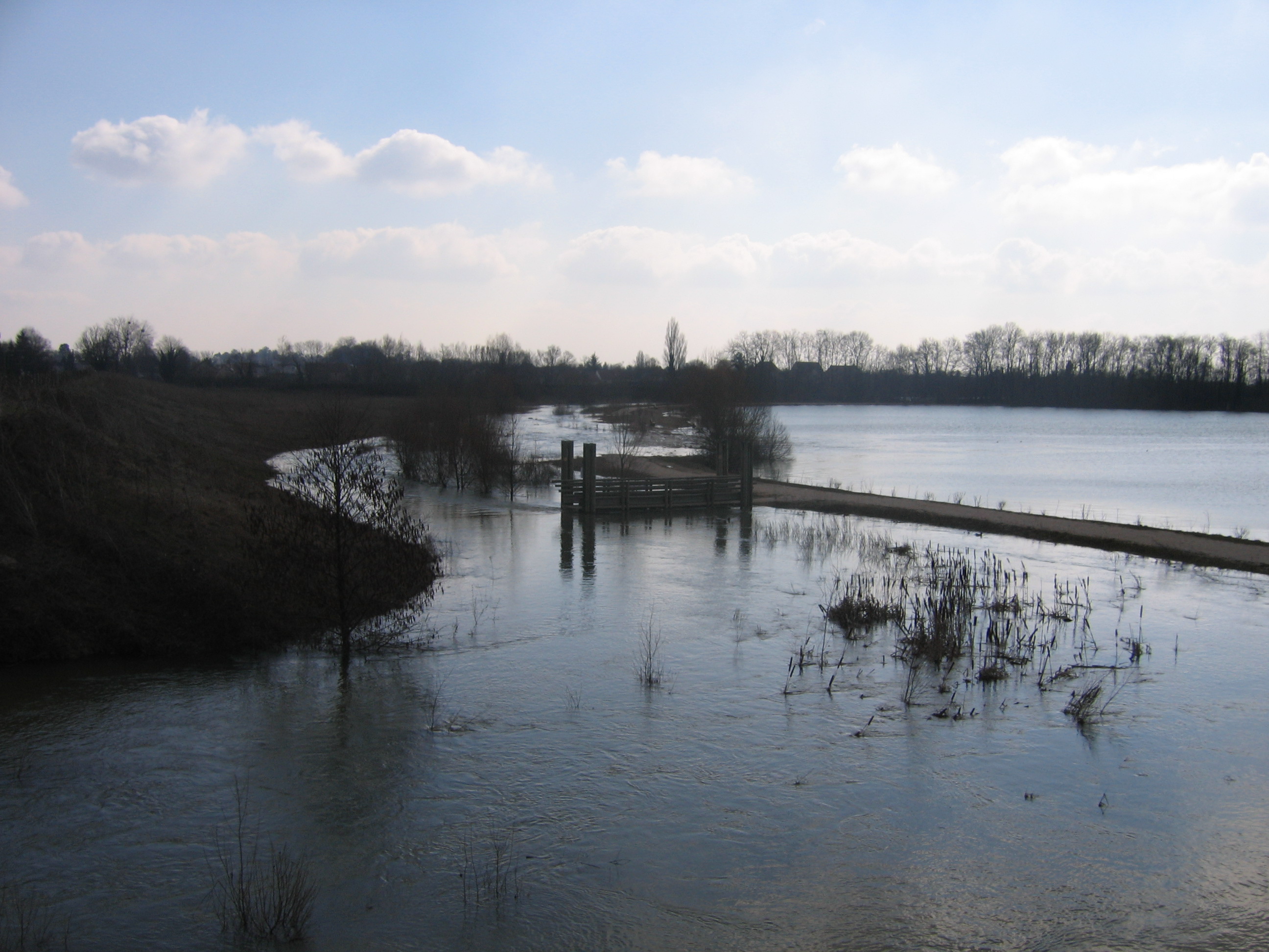 Crue de la rivière neuve, en mars 2006, à Arc sur Tille en Côte d'Or