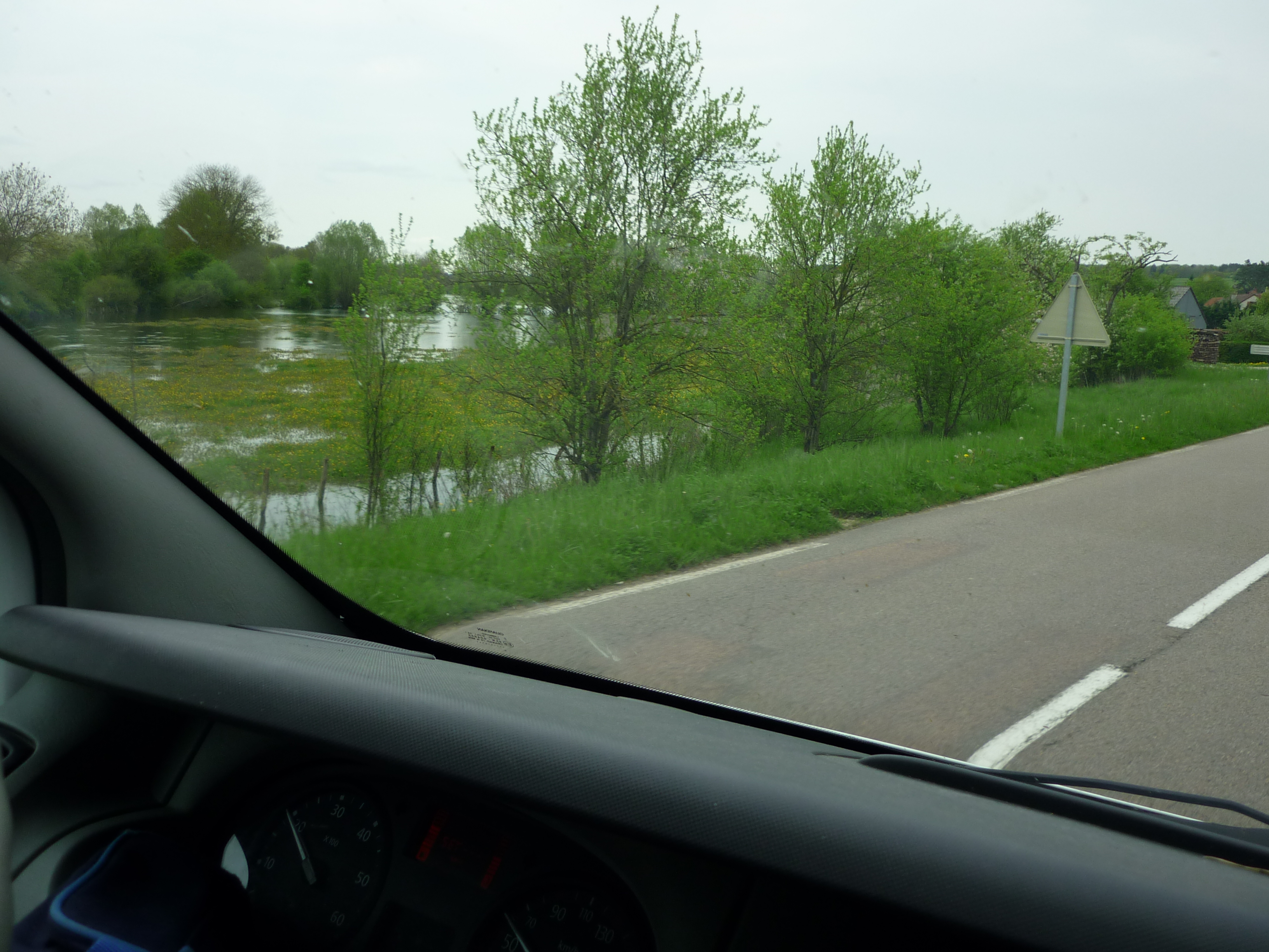 Crue de l'Ource, en mai 2013, à Maisey le Duc en Côte d'Or