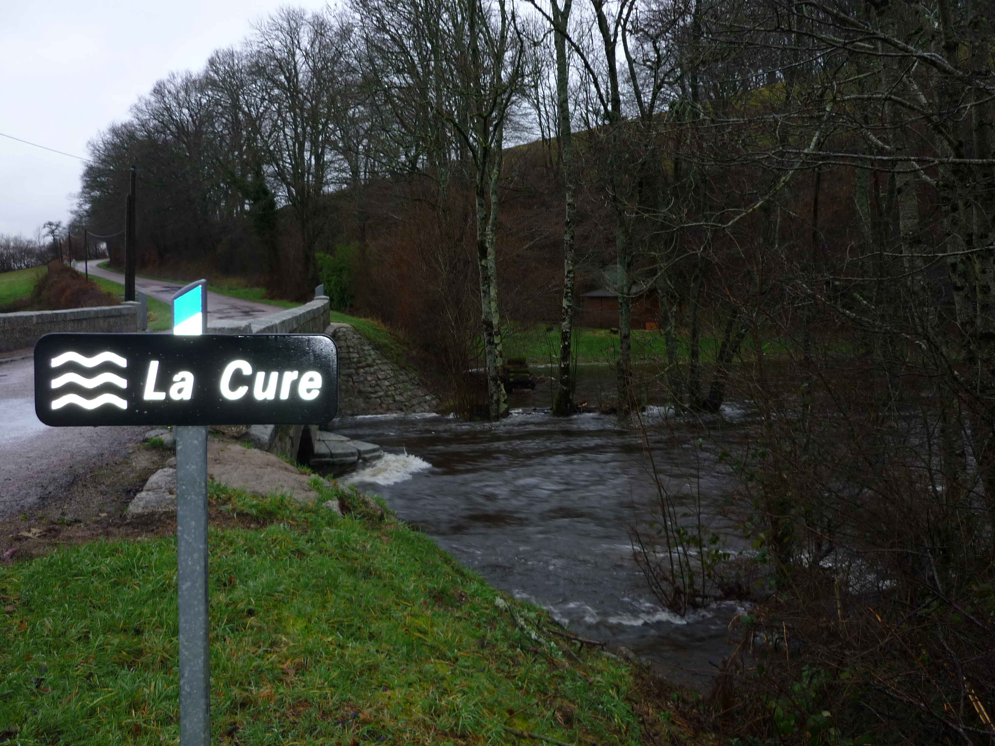 Crue de la Cure, en janvier 2018, à Marigny-l'église, hameau de Crottefou, pont sur la D 128