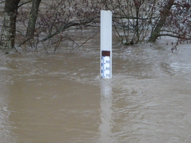 Crue du Mesvrin, en janvier 2018, à Mesvres, chemin du Moussau, en Saône-et-Loire